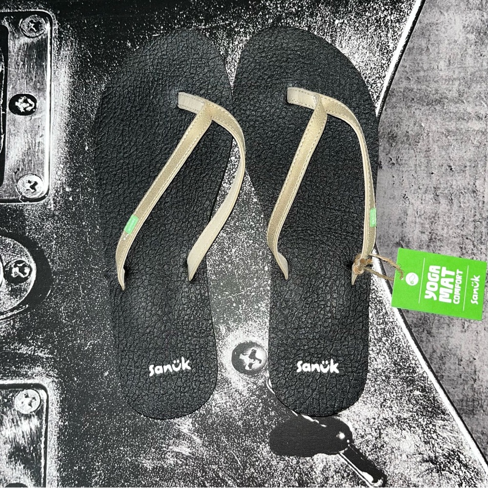 NWT Sanuk Flip Flops - Picture 6 of 7